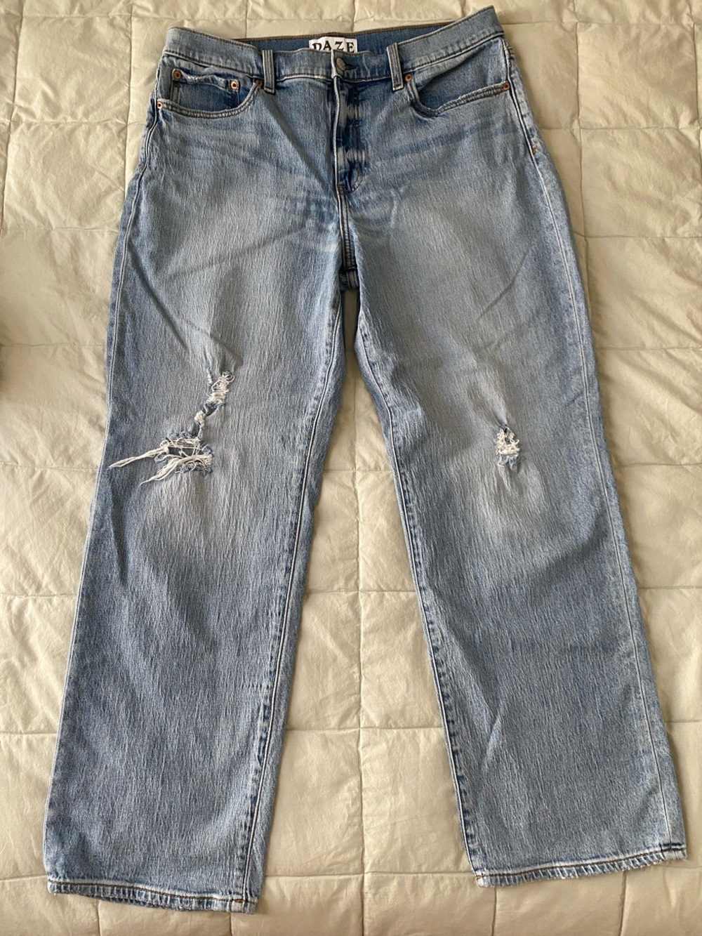 DAZE Light Wash Straight Jeans — Women's Casual Mid-Rise